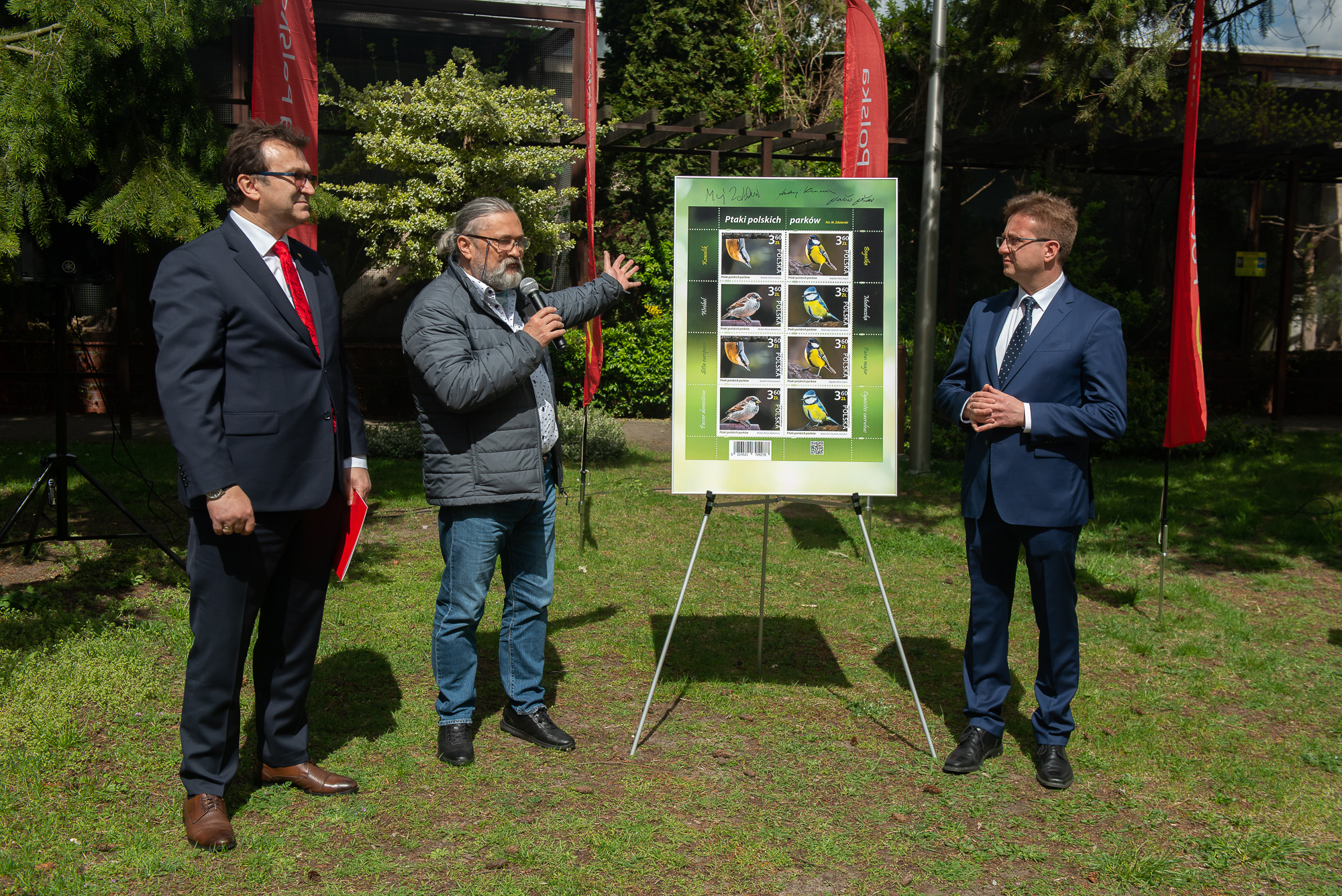 „Ptaki polskich parków” – premiera znaczków pocztowych ze zdjęciami autorstwa Macieja Zdziarskiego