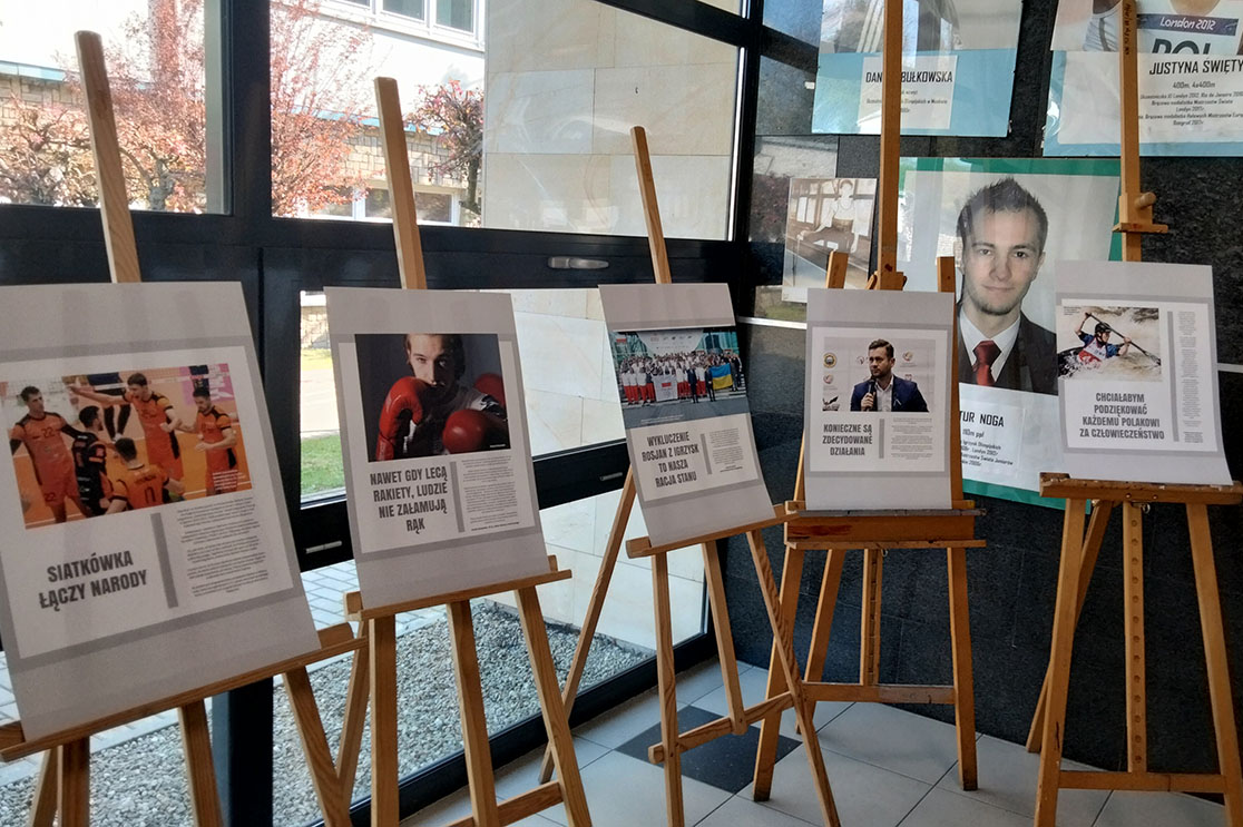 Katarzyna Paliwoda, dyrektor XXIX Liceum Ogólnokształcącego im. Janka Bytnara „Rudego” w Łodzi: Wystawa będzie wisieć u nas na stałe, bo dobrze koreluje z naszymi ideałami